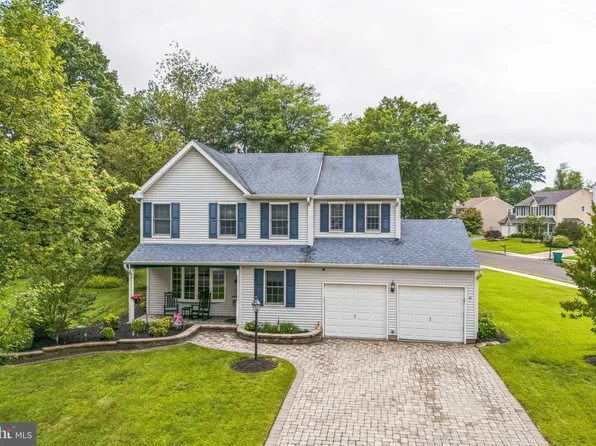 25 Angela Ave, Morrisville, PA 19067