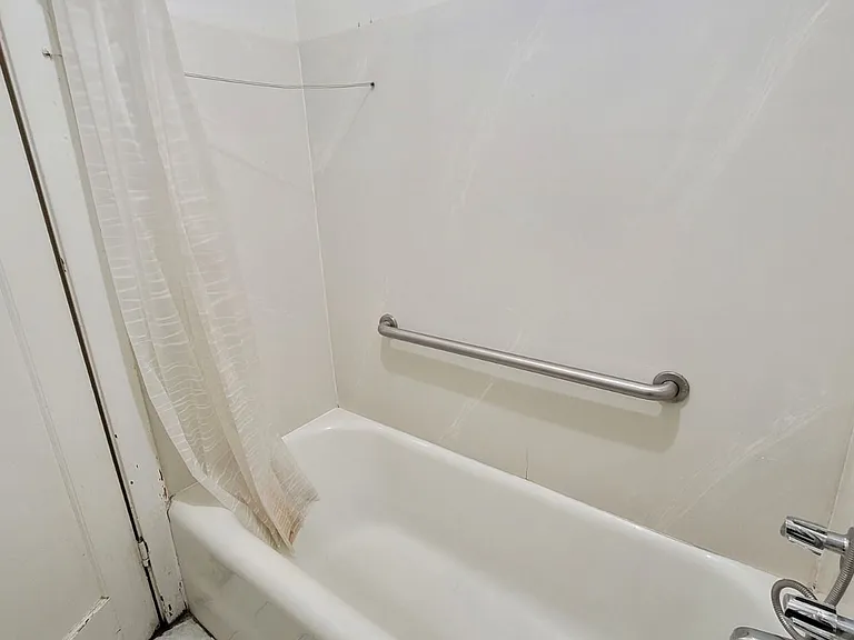 755 Clay St #12 — Photo 5