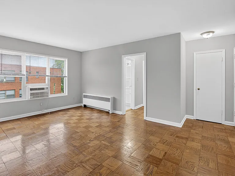 4550 Macarthur Blvd NW #302 — Photo 3