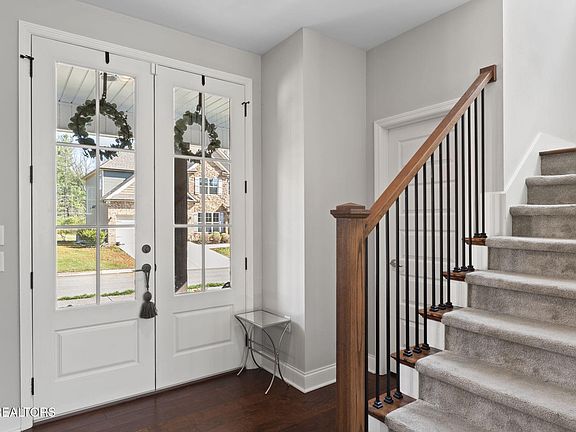 4th image of 8922 Highbury Way