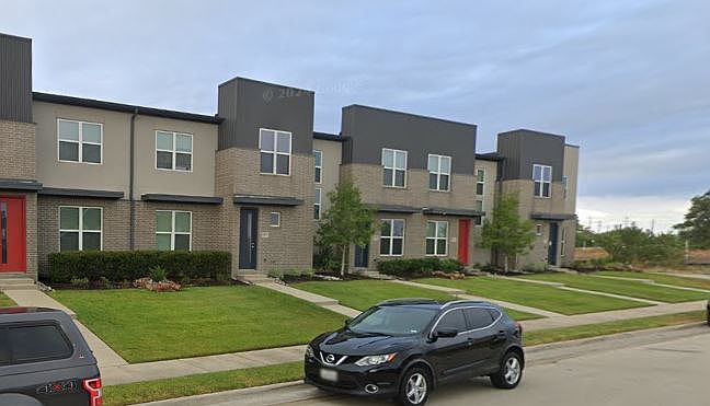 1st image of 3908 Yukon Ln