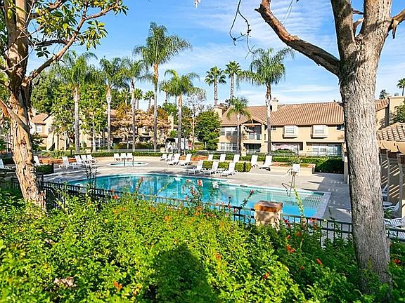 3rd image of 24 Promontory Park
