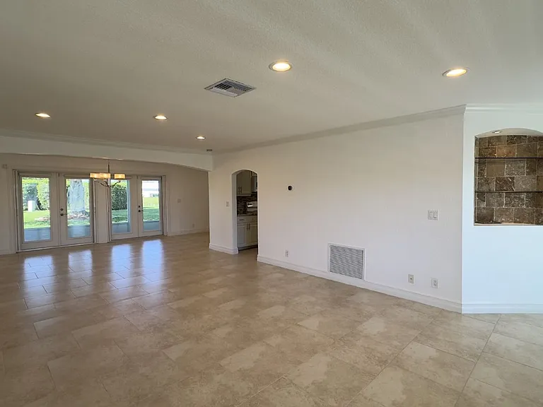 1108 Ocean Ave — Photo 8