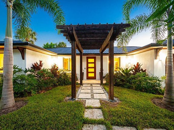 2nd image of 808 Idlewild Way