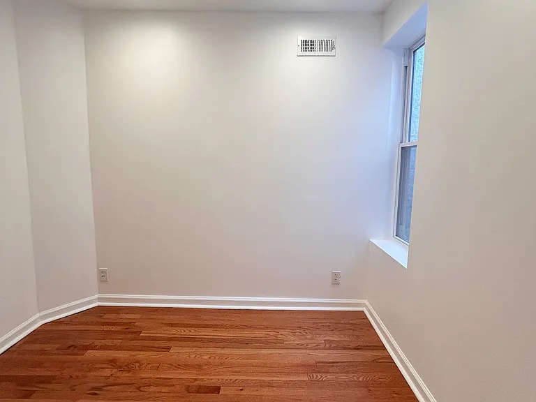 2233 Bonaffon St — Photo 13