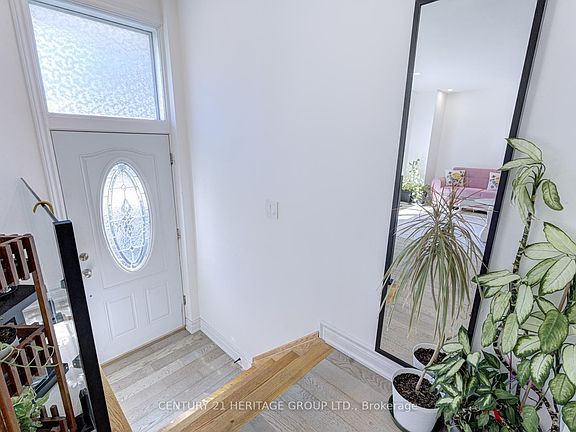 5th image of 117 Marbury Cres