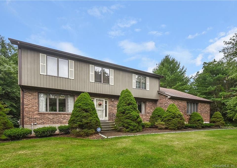 1st image of 9 Heritage Dr