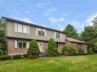 9 Heritage Dr, Marlborough, CT 06447