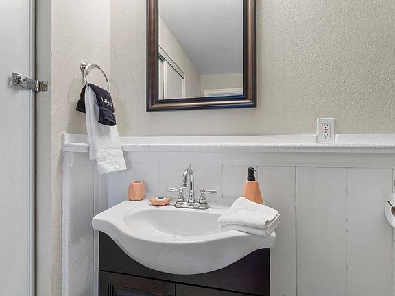 2nd image of 41157 Valley Of The Falls Dr #B