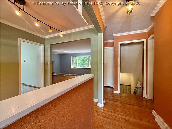 5th image of 864 Carroll Rd