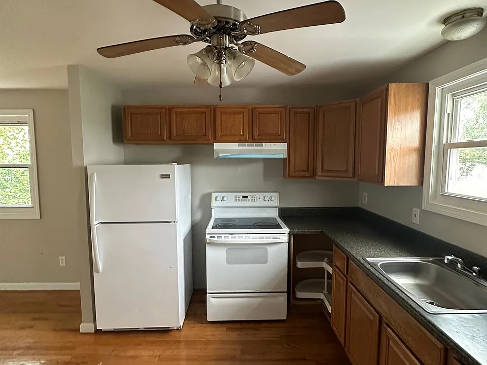 451 Main St #3