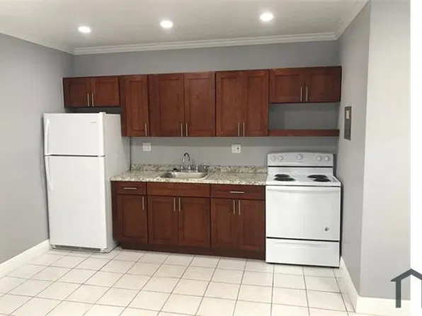 85 W 10th St #2E, Hialeah, FL 33010