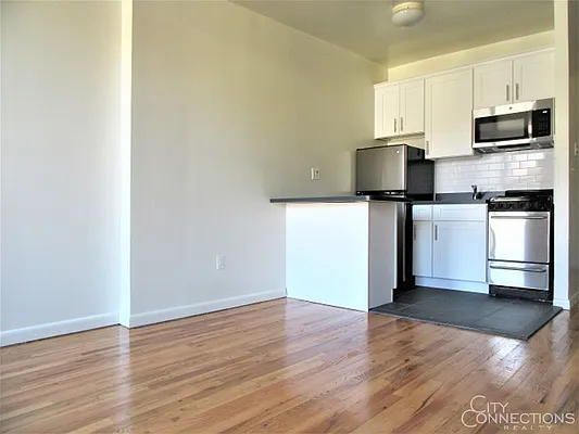 Rented by City Connections Realty | media 24