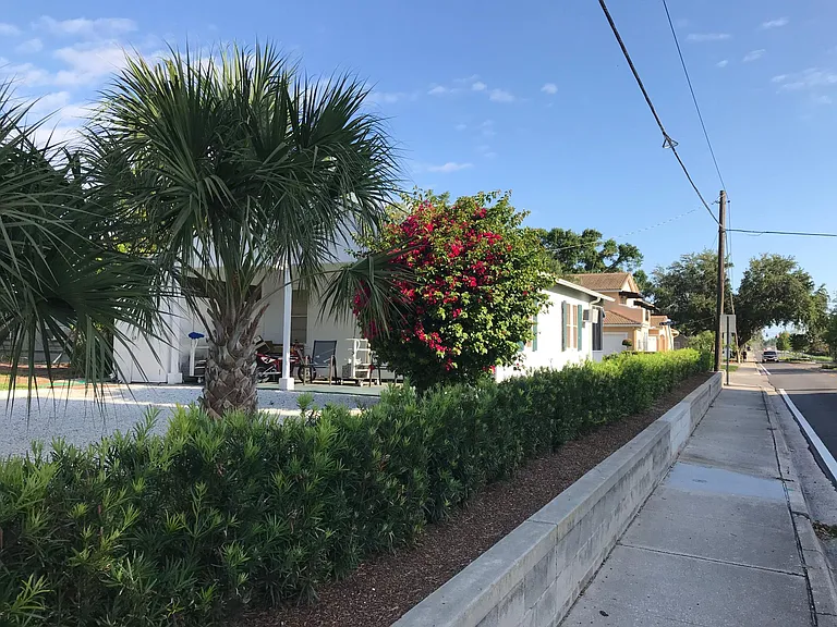 900 Aragon Ave — Photo 5