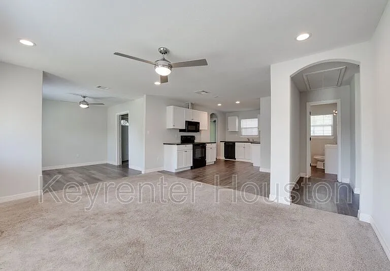 7601 Springdale St — Photo 5