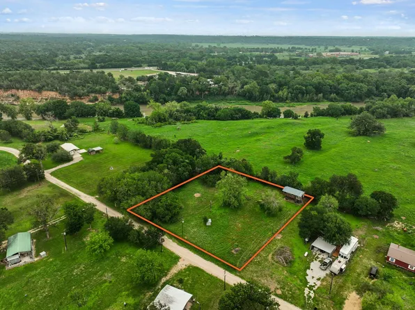 429 Hidden Shores Rd, Smithville, TX 78957
