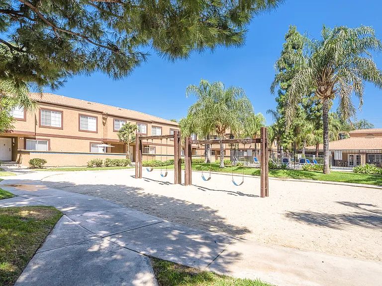 Oasis Townhomes — Photo 32