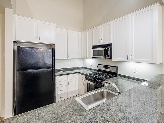 5th image of 3388 17th St APT 207