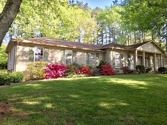 1st image of 2204 Oakwood Dr E