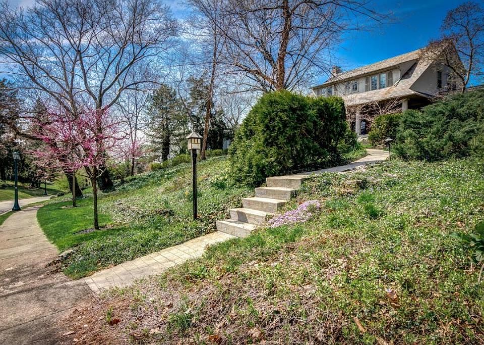 2090 Lower Chelsea Rd, Upper Arlington, OH 43212 | Zillow