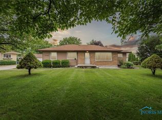 3745 Pickle Rd, Oregon, OH 43616