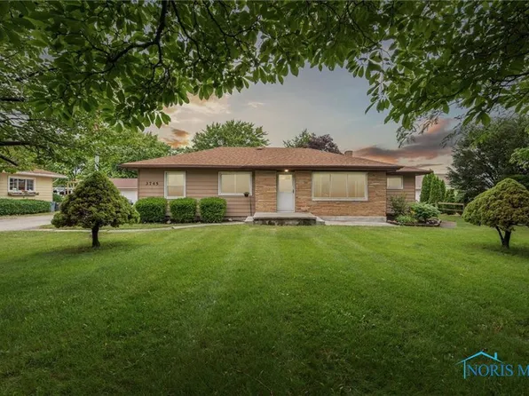 3745 Pickle Rd, Oregon, OH 43616