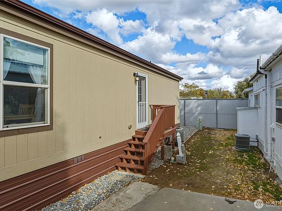 4th image of 1205 Arkansas Drive
