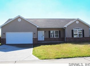 2220 Hunters Point Dr, Granite City, IL 62040