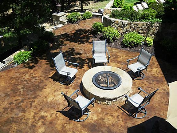 2nd image of 3083 Whispering Oaks Dr