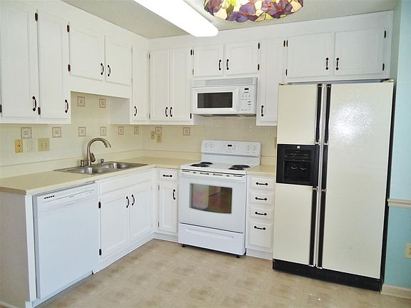 5th image of 6948 Steeplechase Dr NW