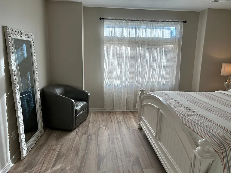 405 S 740 E — Photo 16