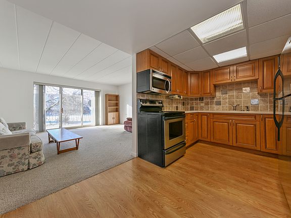 2nd image of 5300 Walnut Ave APT 4C