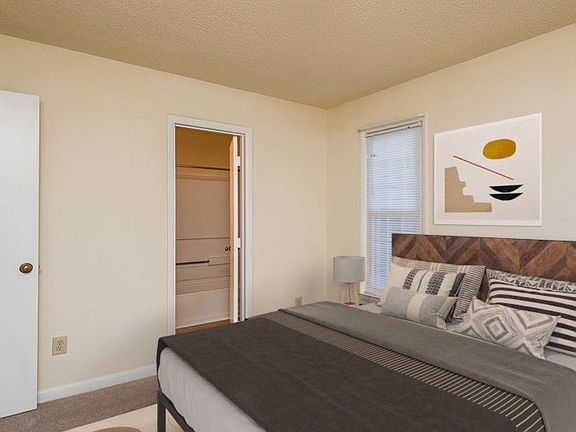 5th image of 370 W Oak Ave APT F