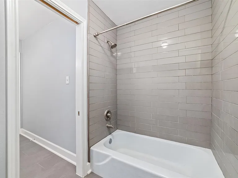 5731 Cheltenham Dr — Photo 20