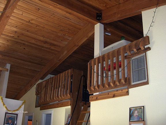 Large Fully Carpeted Loft