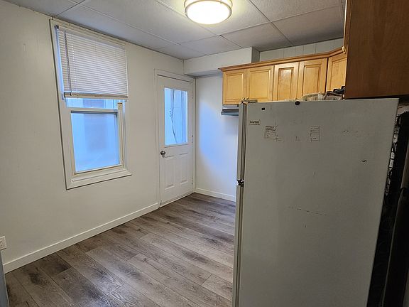 5th image of 1374 Langlois Ave #2