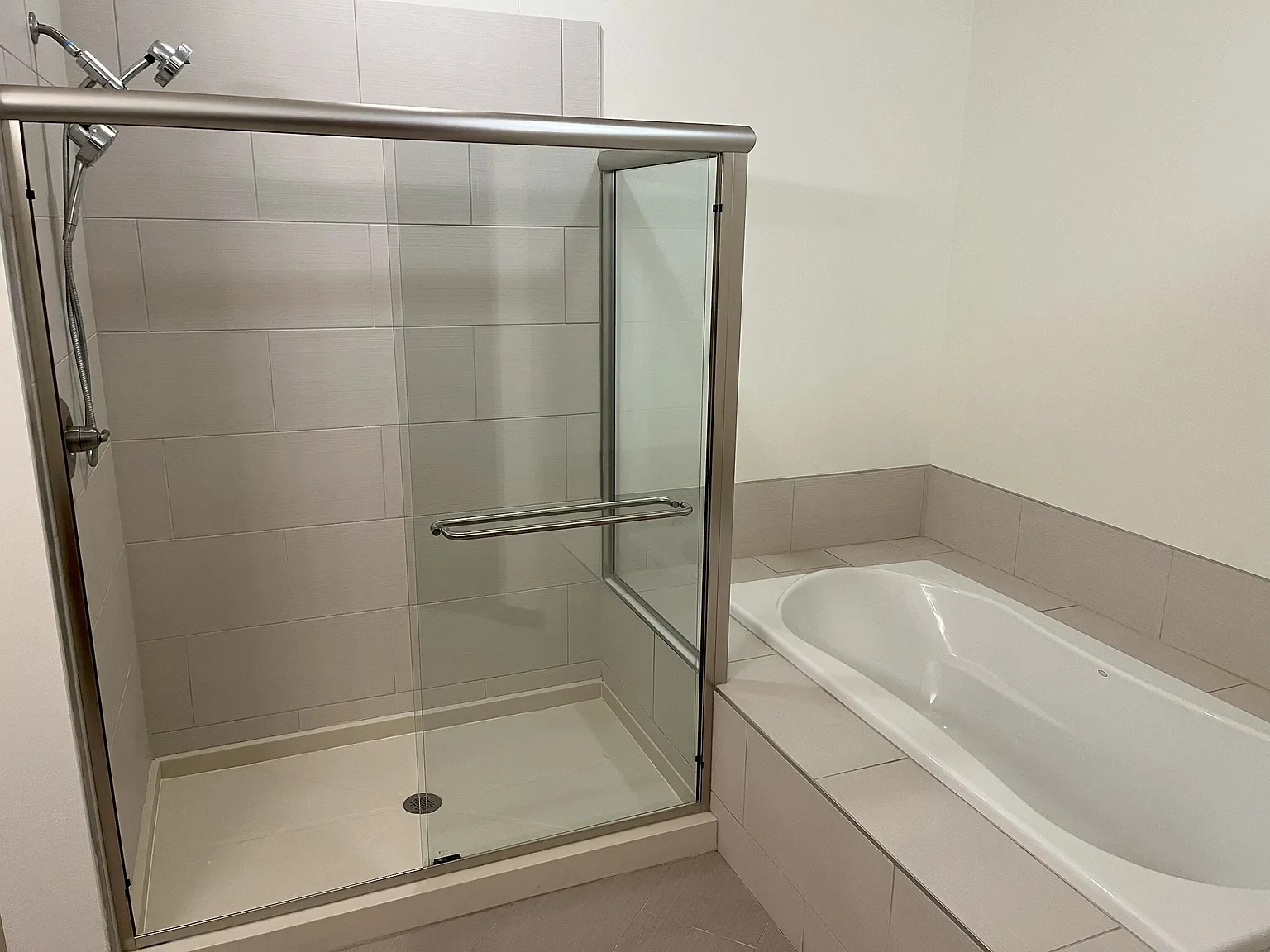 2 bed, 1829 sqft, $3,150 — Photo 2