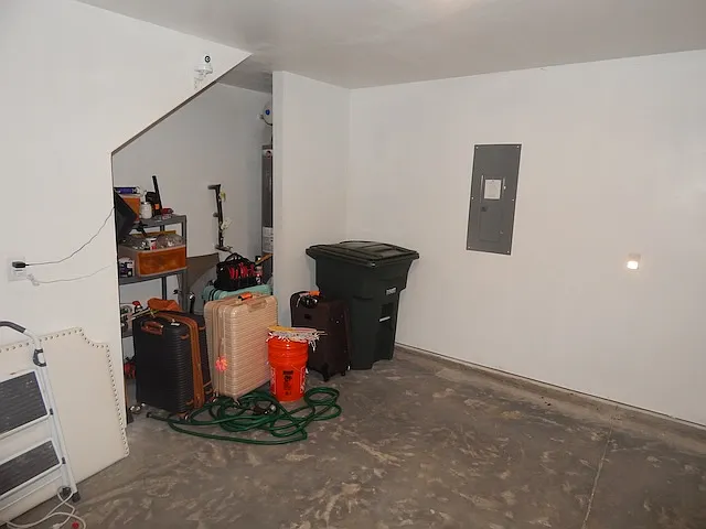 207 Oakmont Valley Trl — Photo 2