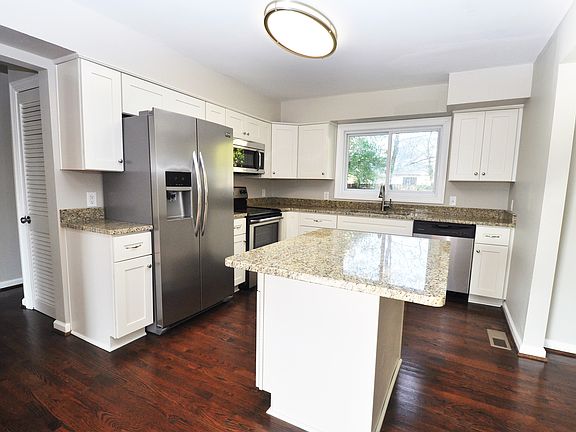 3rd image of 657 Sirine Ave