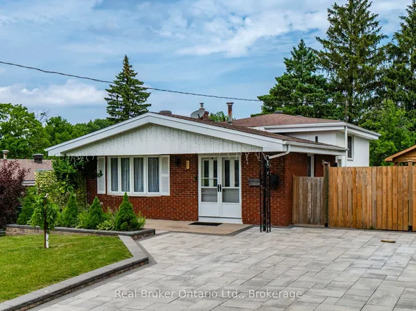 647 Manly St, Midland, ON L4R 3G7