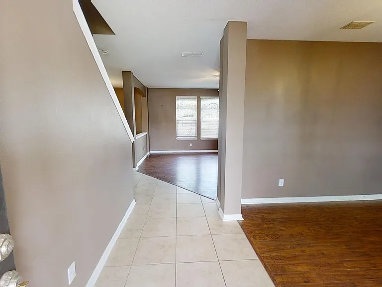 15695 Lexington Park Blvd — Photo 3