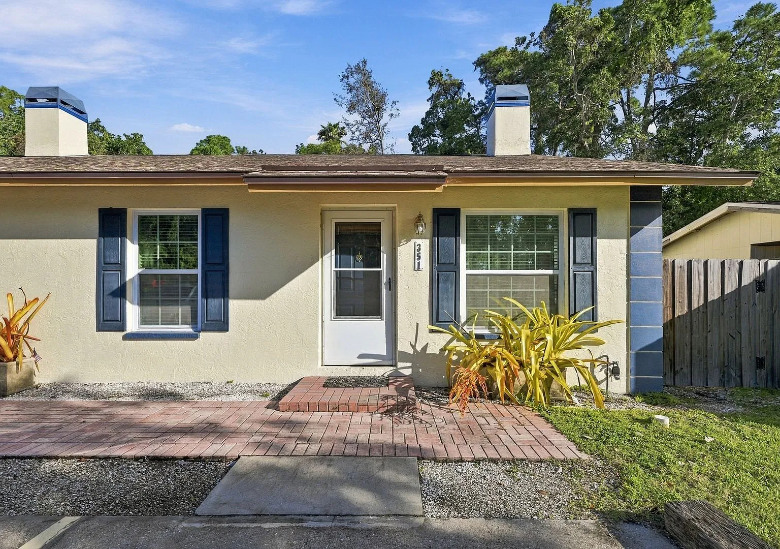Gorgeous 2br/2bath Triplex In Largo Available Now! — Photo 3