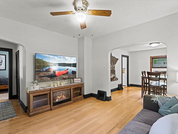 4th image of 1054 Van Buren Ave