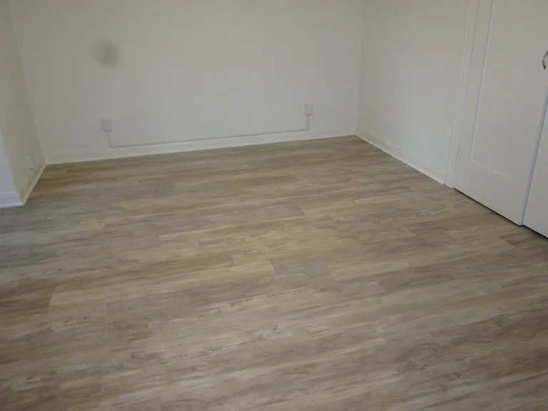 808 N Detroit St #1/2 — Photo 12