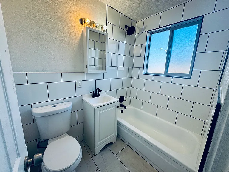 1650 Boston St #304 — Photo 6