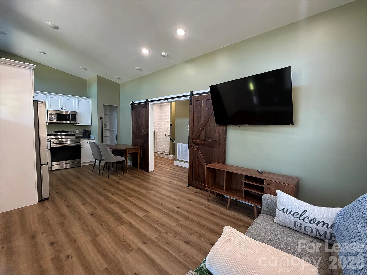 1 bed, 1.0 bath, 480 sqft, $875 — Photo 3