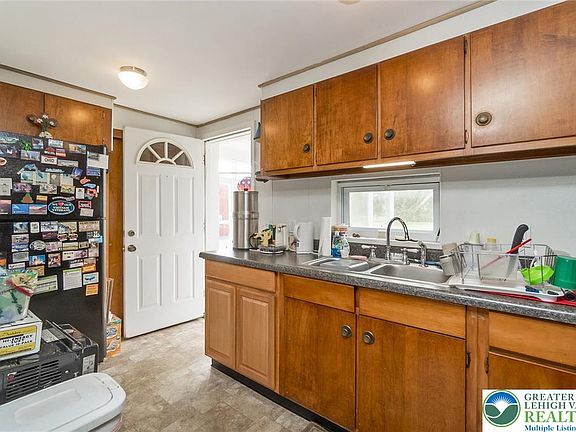 4th image of 151 2nd St