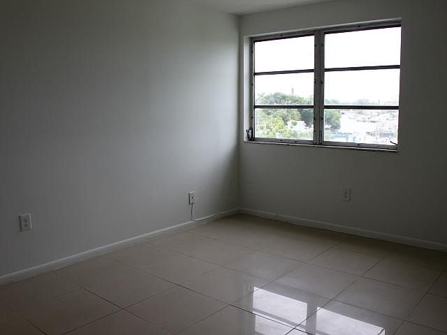 1st image of 860 NE 78th St APT 402