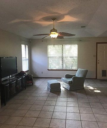 2nd image of 2002 Ash Cir