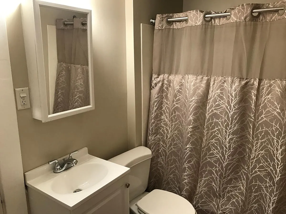 1 bed, 900 sqft, $1,575 — Photo 4